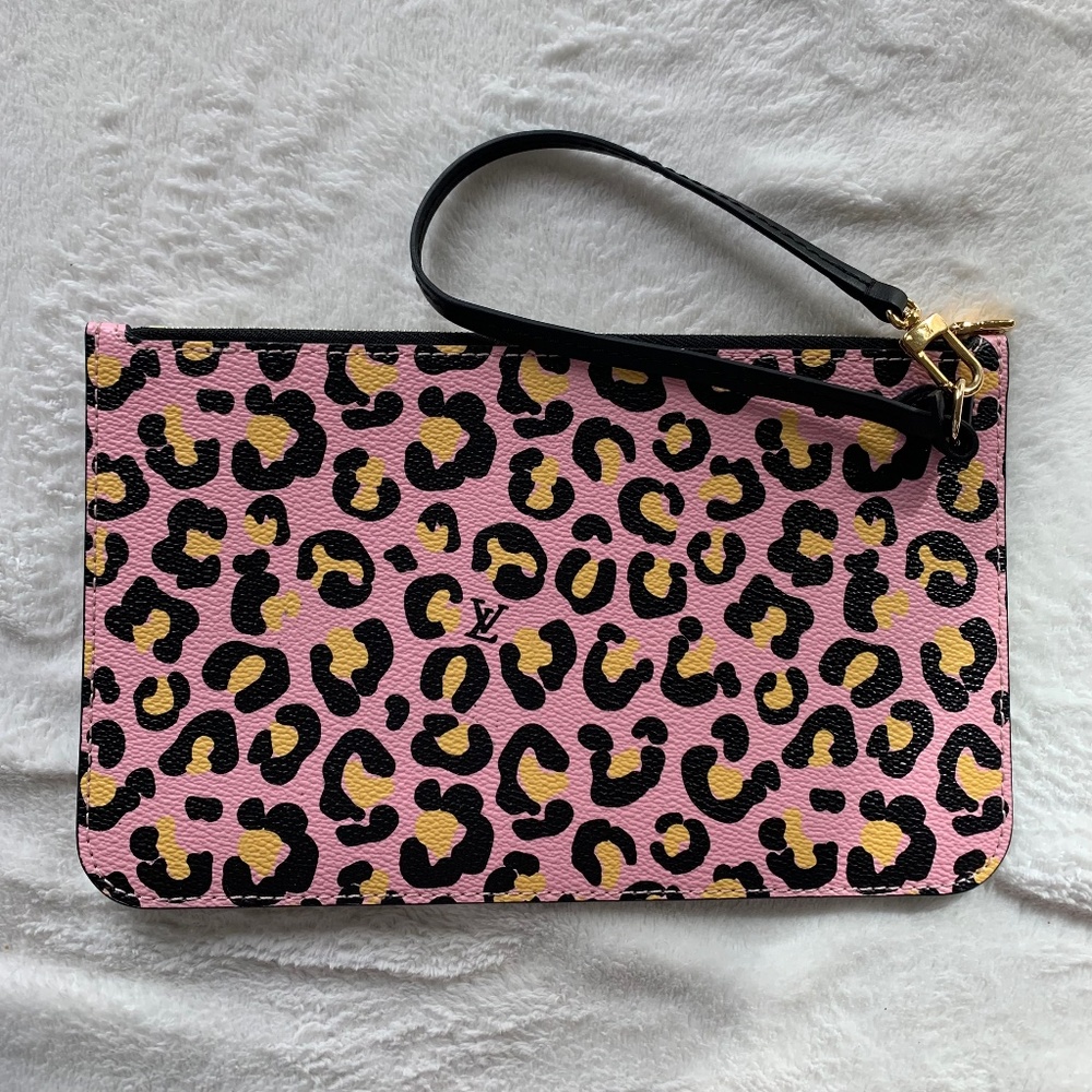 NEW LOUIS VUITTON WILD AT HEART POUCH - M45818